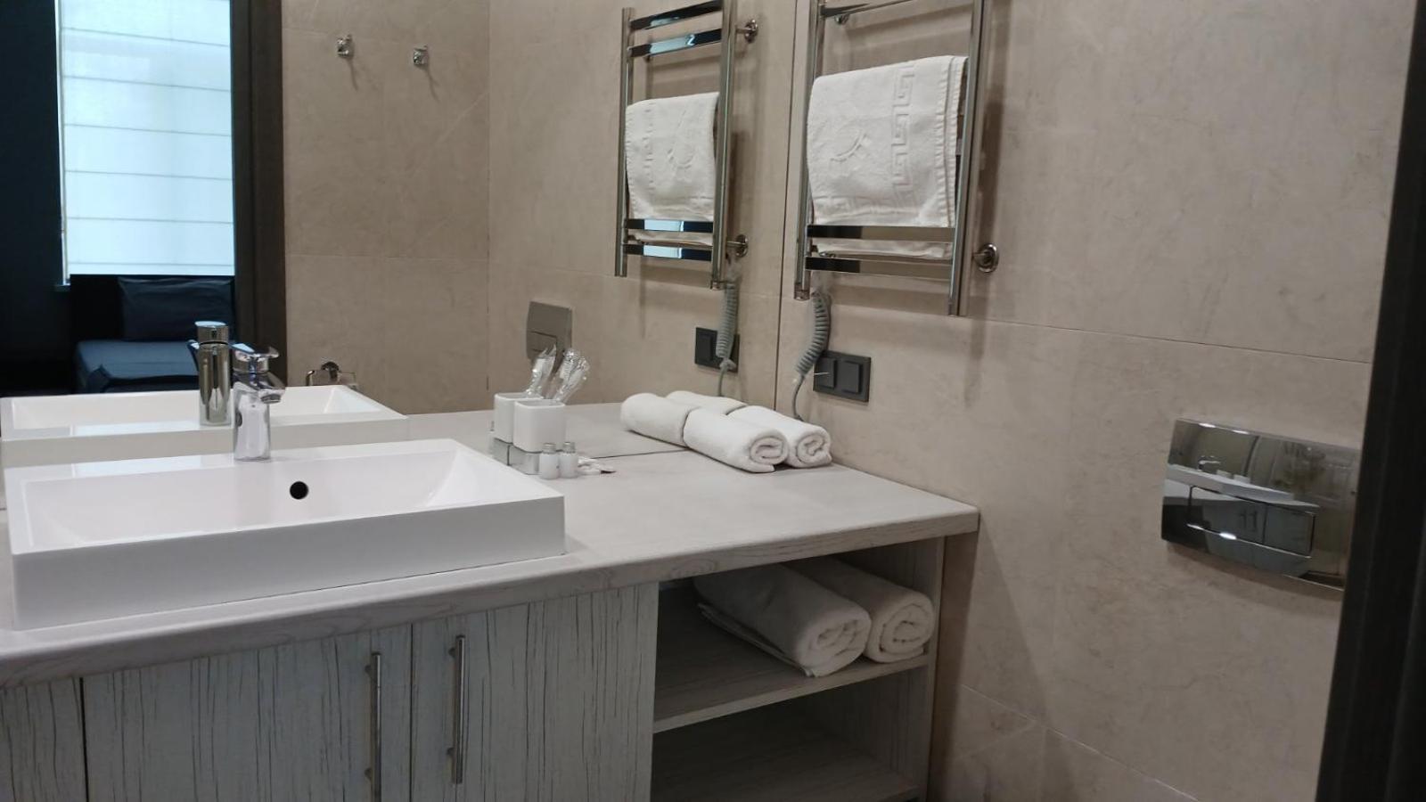 Prestige Apartments カーミヤンシケ エクステリア 写真